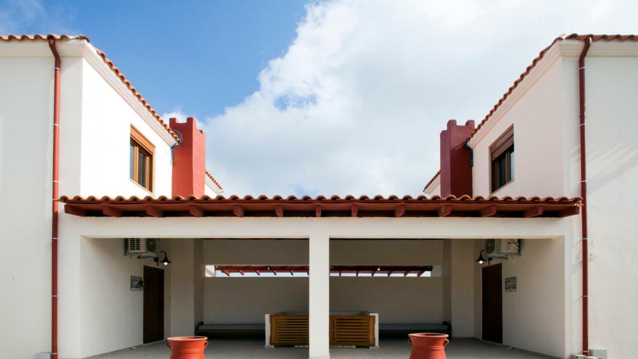 Fοivos And Athina Villas Archanes Exterior photo